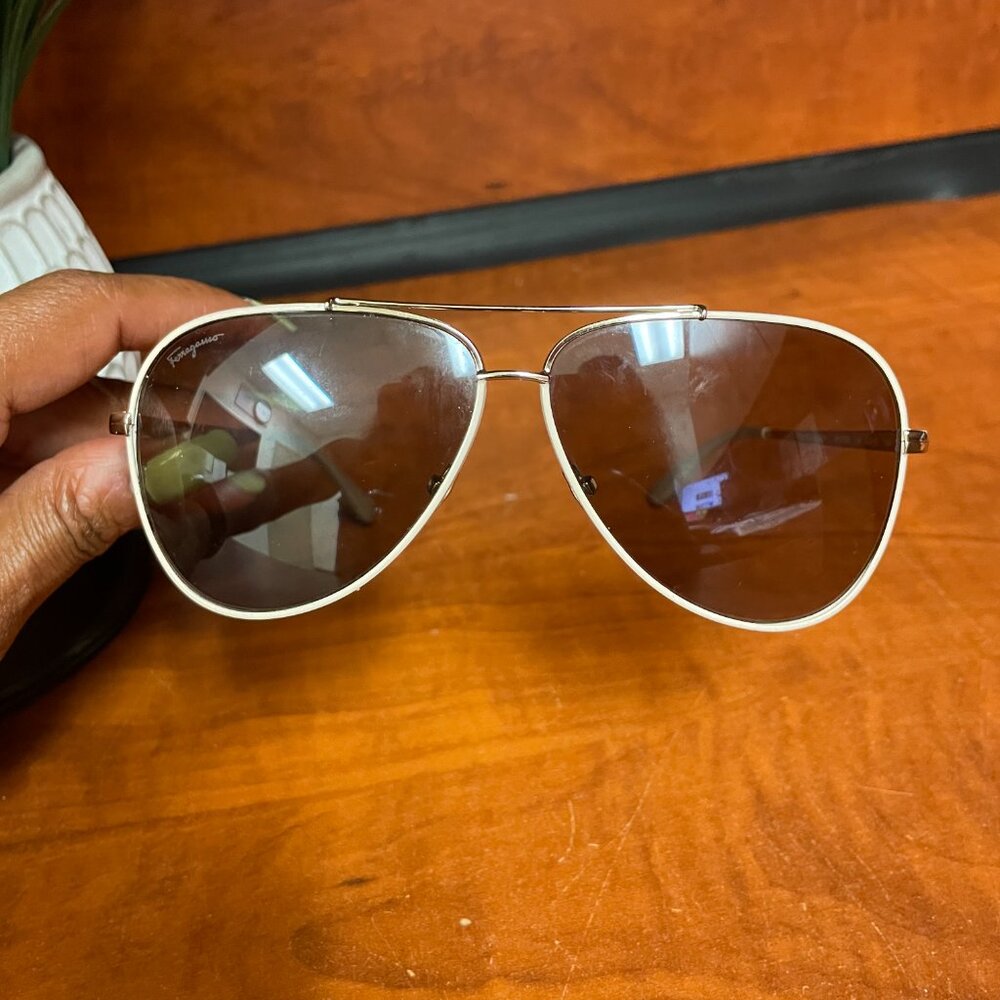 🔥AUTH. Salvatore Ferragamo Aviator Sunglasses SF 131SG | Classic & Bold Look 🔥